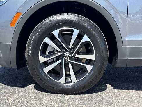 Used 2022 Volkswagen Tiguan S image 9