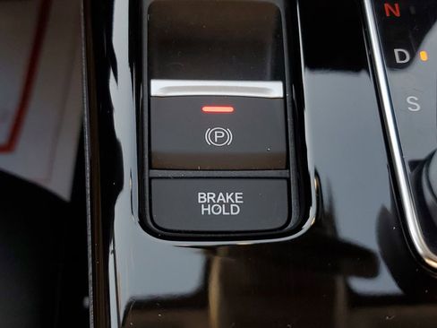 Certified 2025 Acura ADX Base image 31