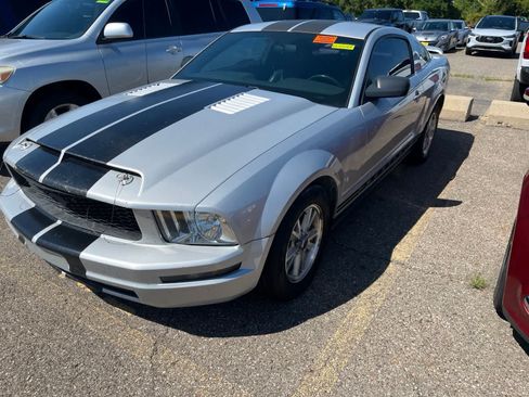 Used 2006 Ford Mustang Coupe RWD image 1
