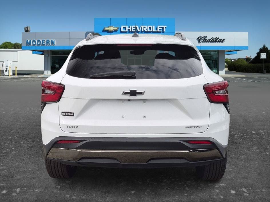Certified 2026 Chevrolet Trax ACTIV FWD image 4