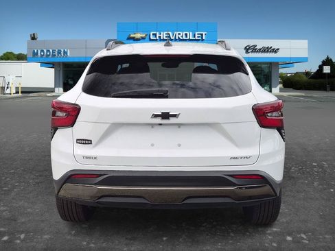 Certified 2026 Chevrolet Trax ACTIV FWD image 4