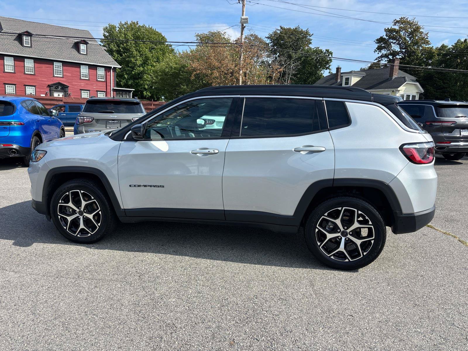 Certified 2025 Jeep Compass Limited AWD/4WD image 6