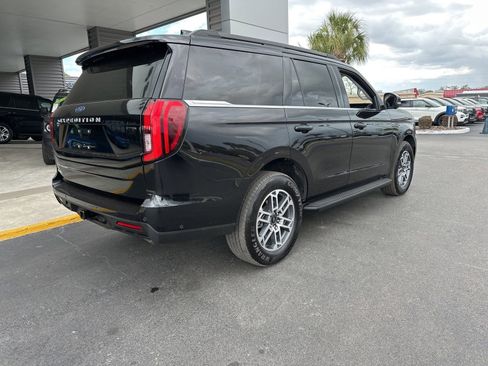 Certified 2025 Ford Expedition Active image 4