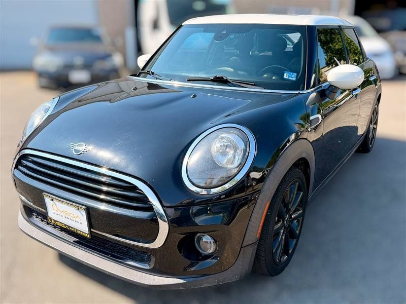 Used 2021 MINI Cooper 4-Door Hardtop FWD image 3
