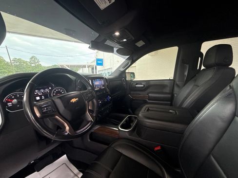 Used 2022 Chevrolet Silverado 1500 High Country w/ Z71 Off-Road Package AWD/4WD image 32