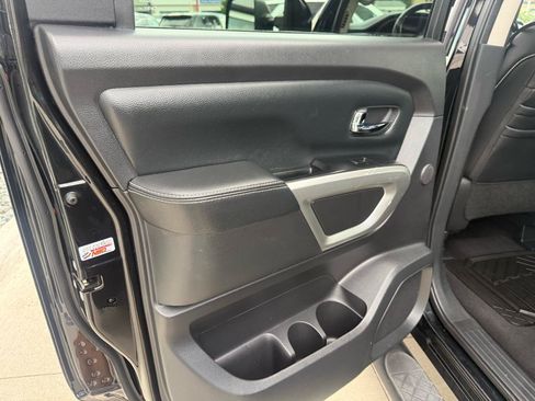 Used 2017 Nissan Titan PRO-4X AWD/4WD image 14