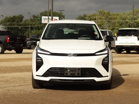 Used 2027 Chevrolet Bolt LT w/ Comfort Package FWD image 2