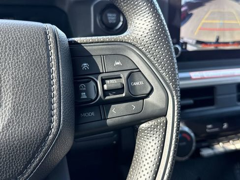 Used 2025 Toyota Tacoma SR5 image 27