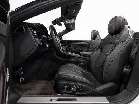 Used 2020 Bentley Continental GT image 20