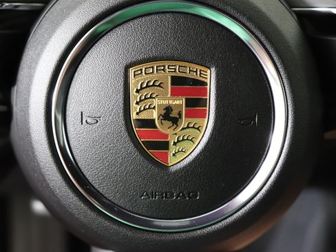 Used 2025 Porsche Macan image 38