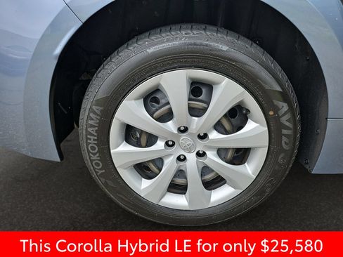 Used 2025 Toyota Corolla LE FWD image 43