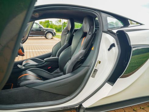 Used 2017 McLaren 570S Coupe RWD image 66