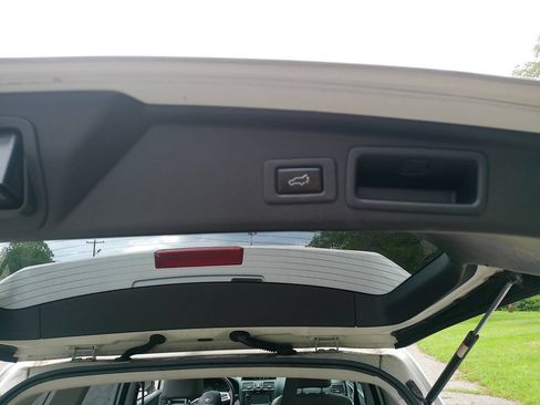 Used 2014 Subaru Forester 2.5i Limited AWD/4WD image 12