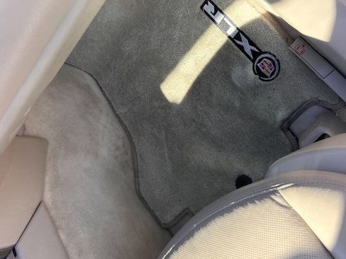 Used 2005 Cadillac XLR image 20