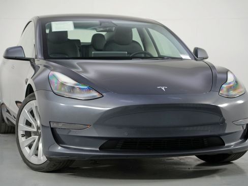 Used 2022 Tesla Model 3 image 4