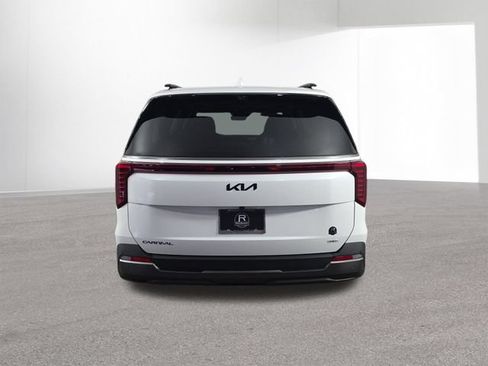 Used 2025 Kia Carnival SX Prestige FWD image 15