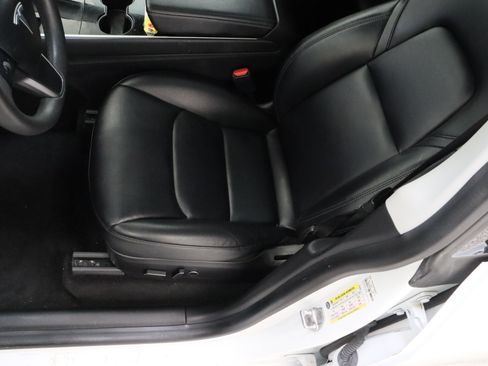 Used 2021 Tesla Model Y Performance image 15