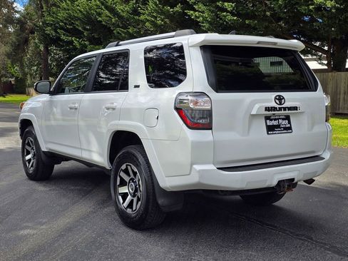 Used 2020 Toyota 4Runner SR5 Premium image 6