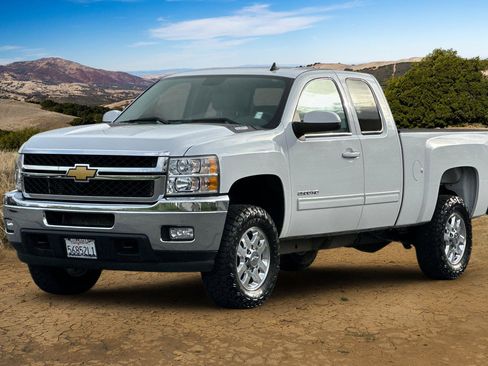 Used 2013 Chevrolet Silverado 2500 LTZ w/ Suspension Package, Off-Road image 8