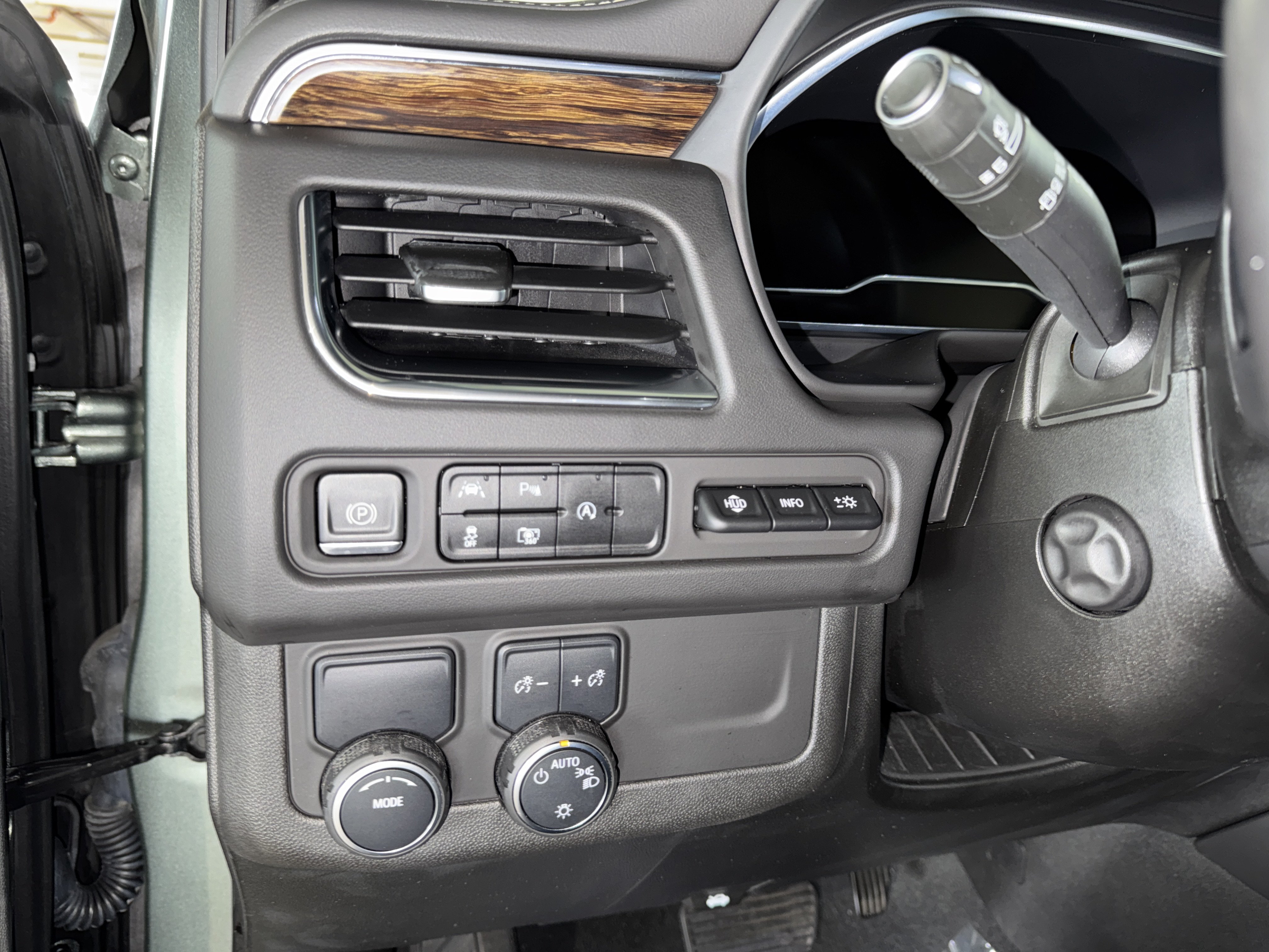 Used 2023 Chevrolet Tahoe Premier RWD image 22