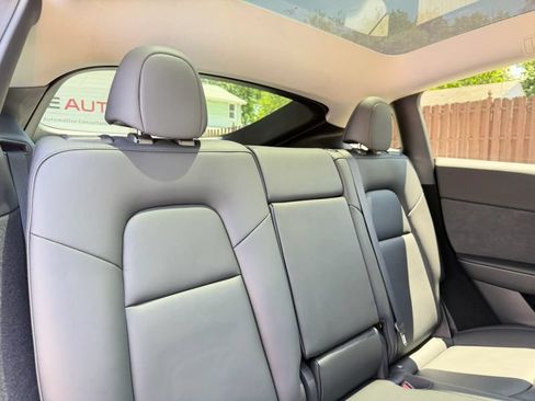 Used 2023 Tesla Model Y Long Range AWD/4WD image 26