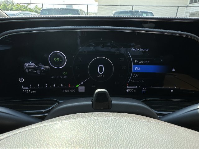 Used 2024 Cadillac Escalade Premium Luxury AWD/4WD image 22