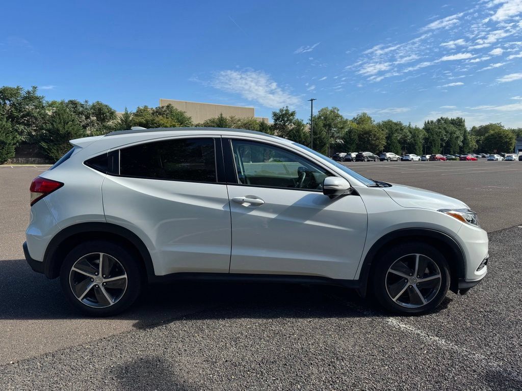 Used 2022 Honda HR-V EX-L image 5