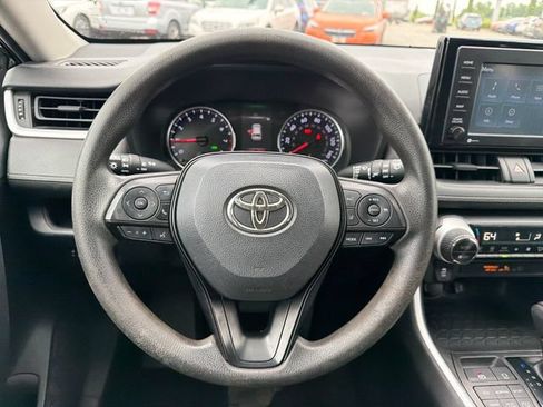 Used 2021 Toyota RAV4 XLE AWD/4WD image 10
