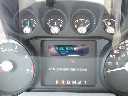 Used 2016 Ford F750 2WD Regular Cab Super Duty image 10