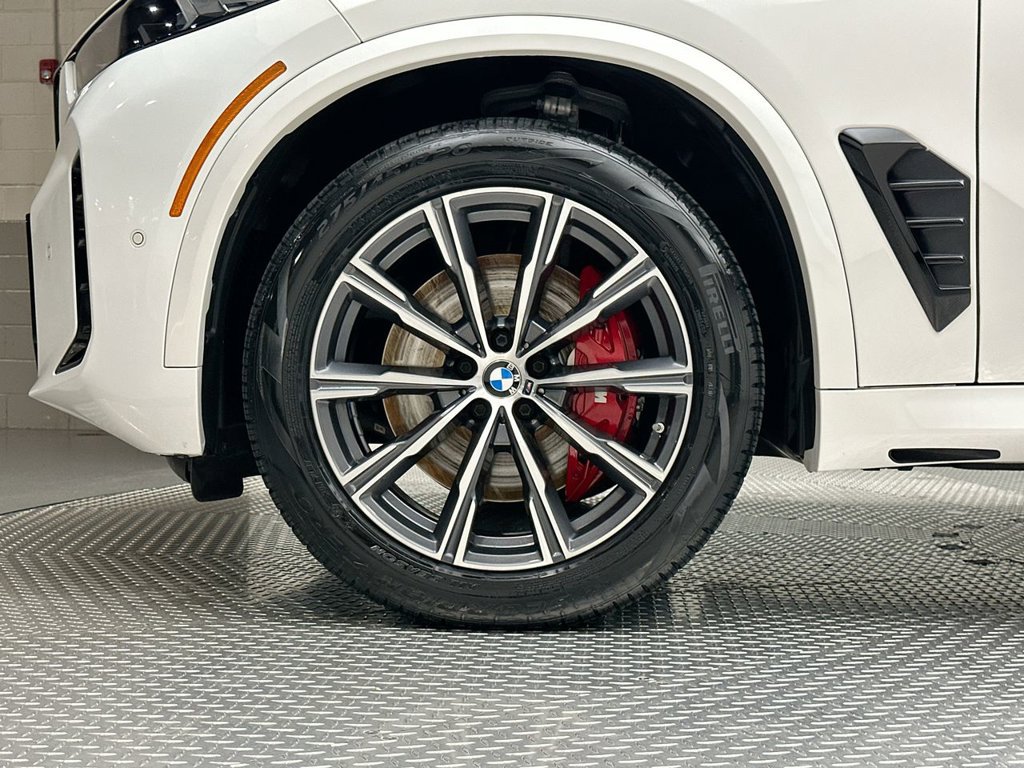 Used 2024 BMW X5 xDrive40i w/ M Sport Package AWD/4WD image 17