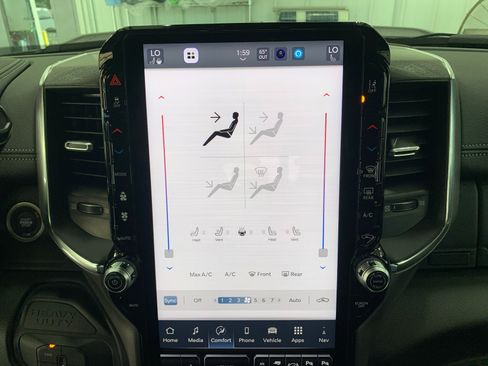 New 2026 RAM 2500 Laramie AWD/4WD image 25