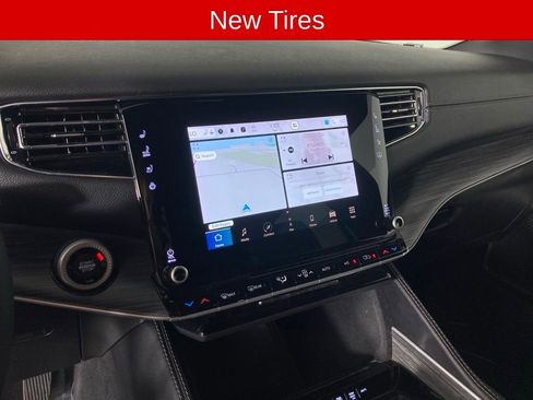 Used 2023 Jeep Wagoneer L Series III w/ Preferred Equipment Group image 3