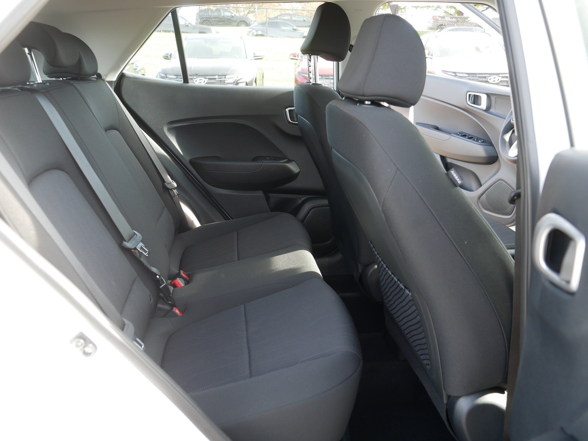 Used 2023 Hyundai Venue SE FWD image 18