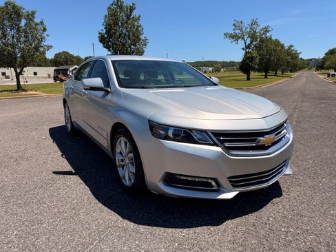 Used 2018 Chevrolet Impala LT w/ LT Convenience Package FWD image 7