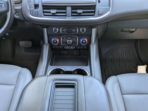 Used 2023 GMC Yukon SLT AWD/4WD image 19