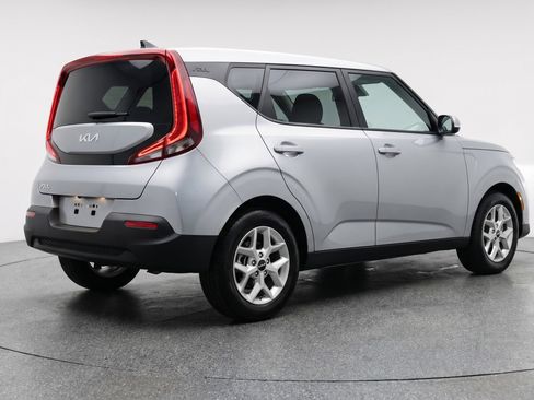 Used 2025 Kia Soul LX w/ LX Technology Package image 9