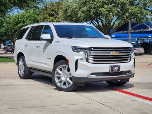Used 2021 Chevrolet Tahoe High Country w/ Premium Package AWD/4WD image 2