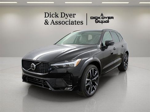 New 2025 Volvo XC60 B5 Ultra w/ Protection Package Premier image 6