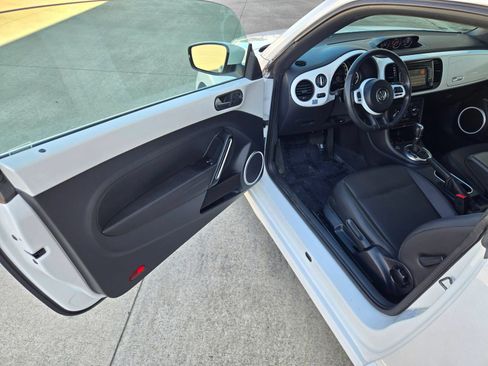Used 2015 Volkswagen Beetle TDI FWD image 10