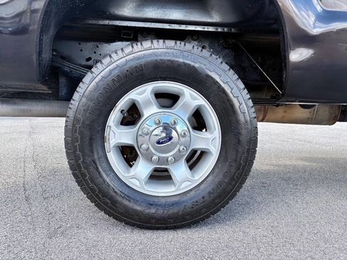 Used 2014 Ford F250 XLT w/ Snow Plow Prep Package image 34