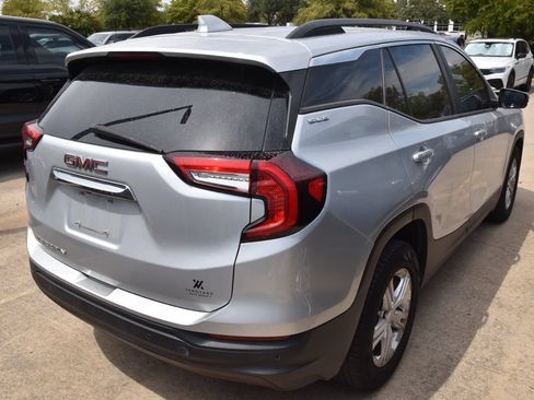 Used 2022 GMC Terrain SLE w/ Driver Convenience Package FWD image 5