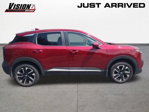 Used 2025 Nissan Kicks SV AWD/4WD image 6