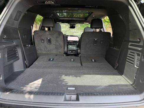 Used 2024 Chevrolet Traverse RS AWD/4WD image 53
