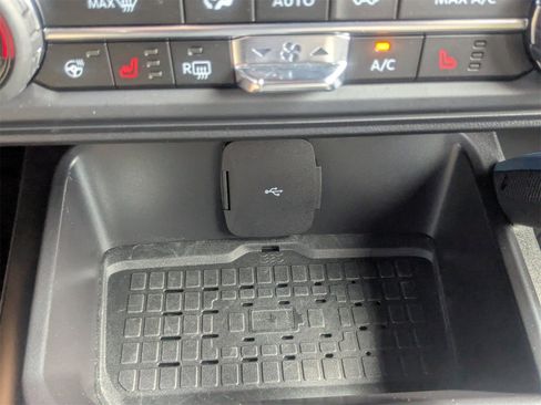 Used 2024 Ford Bronco Wildtrak image 25