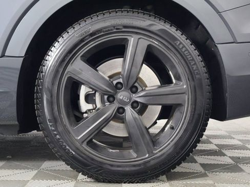 Used 2019 Audi e-tron Premium Plus image 16