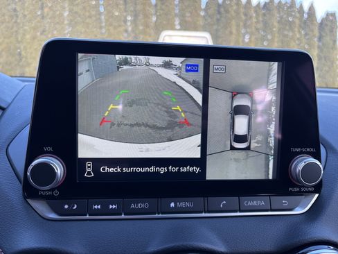 Used 2025 Nissan Sentra SR w/ SR Premium Package image 29