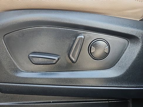 Used 2023 Ford Explorer Limited image 27