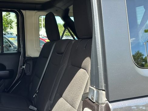 Used 2022 Jeep Wrangler Unlimited Sport AWD/4WD image 29