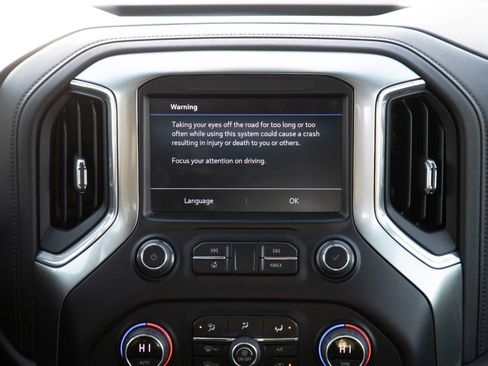 Used 2021 Chevrolet Silverado 2500 LT w/ Convenience Package image 16