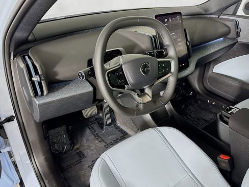 New 2026 Volvo EX30 Ultra w/ Protection Package Premier image 9